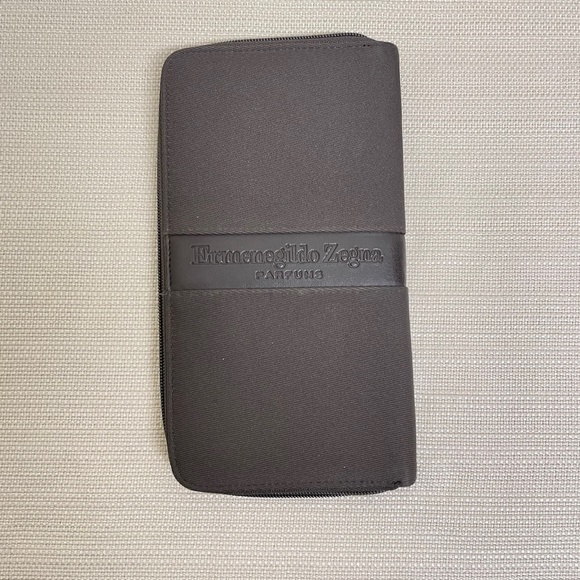 Ermenegildo Zegna BI-Bifold Passport & Document Travel Holder - Picture 2 of 3